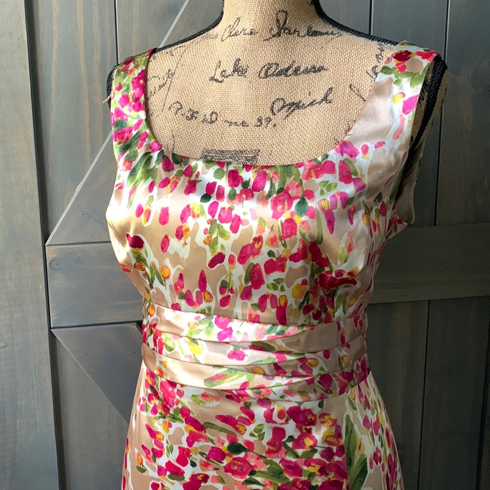 Vintage Jones New York sleeveless sheath dress